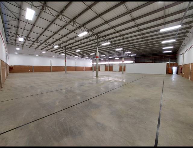 1,316M² WAREHOUSE TO LET IN CLAYVILLE
